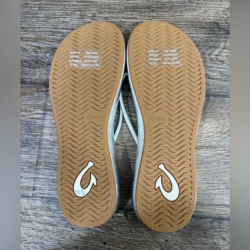 OluKai Huawai‎ Flip Flop Silver NEW SZ 11